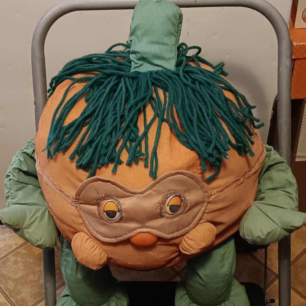 VINTAGE 1994 JACK O LANTER PUMKIN STUFFED PLUSH, HALLOWEEN